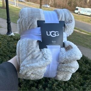 NEW UGG plush beige throw / blanket